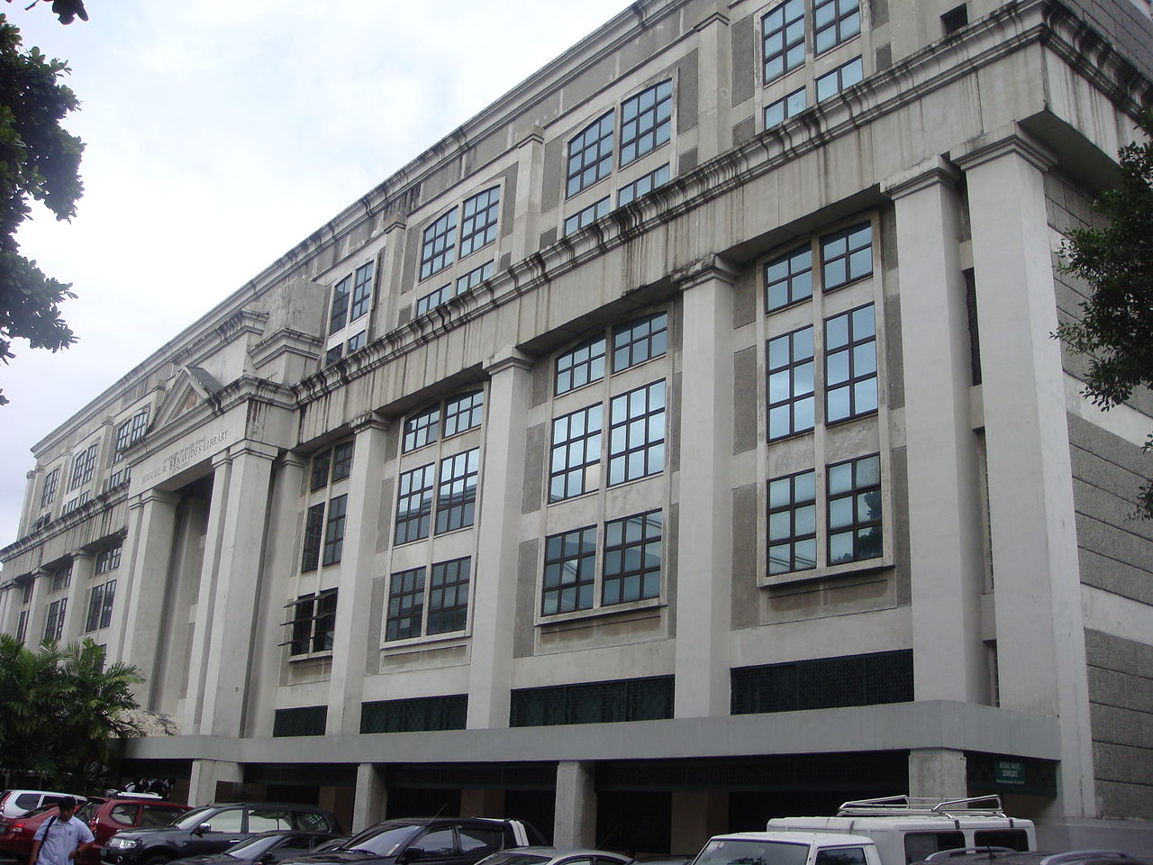 1280px-Ust_library33jf